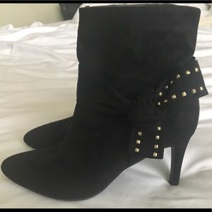 Unisa Ankle Booties